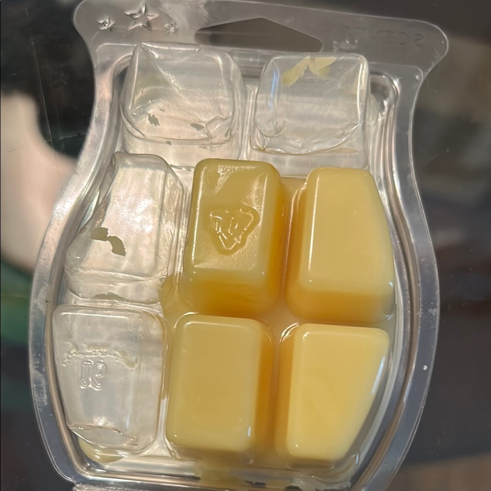 Scentsy Choose Happy Warmer - Orange and White - Picture 6 of 6